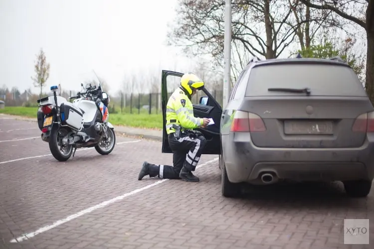 Veel niet handsfree bellers bekeurd tijdens onopvallende handhavingsactie