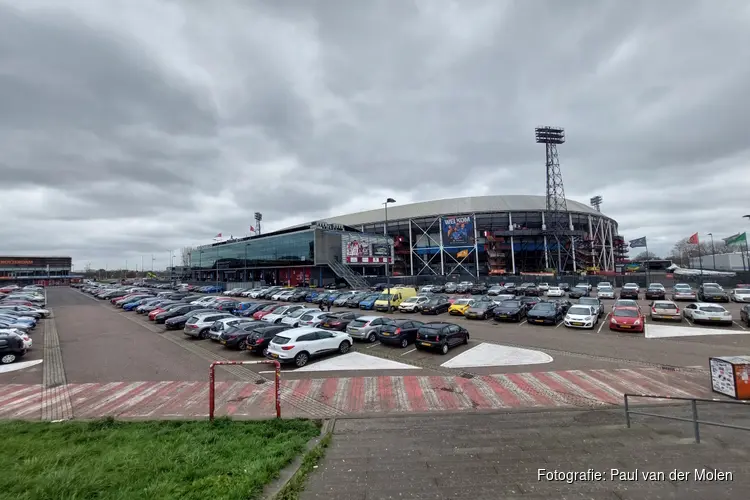 Feyenoord wint van negen man van Celtic